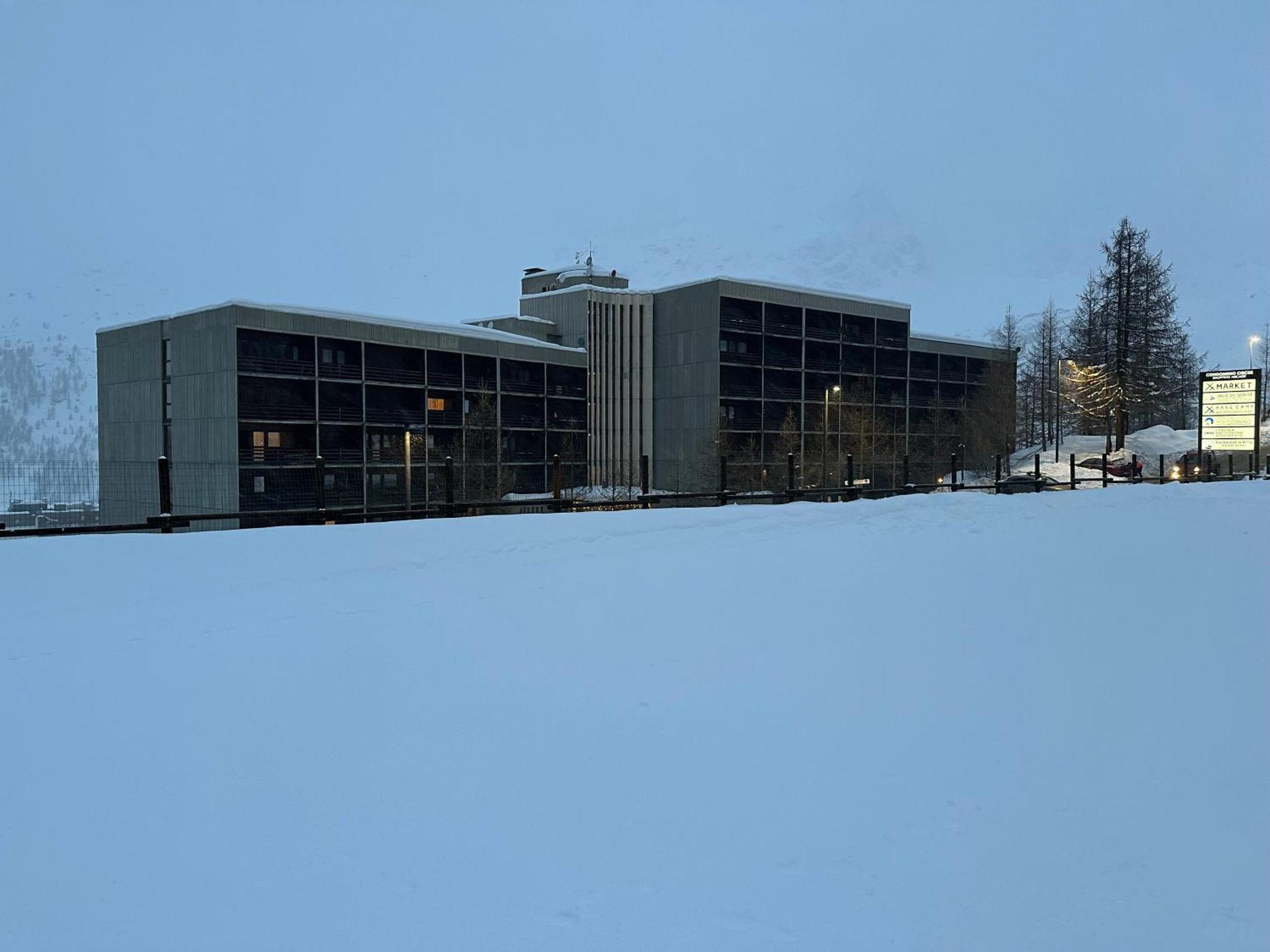 Appartamento I Dadi Cervinia ブレウイル・チェルヴィナイア エクステリア 写真